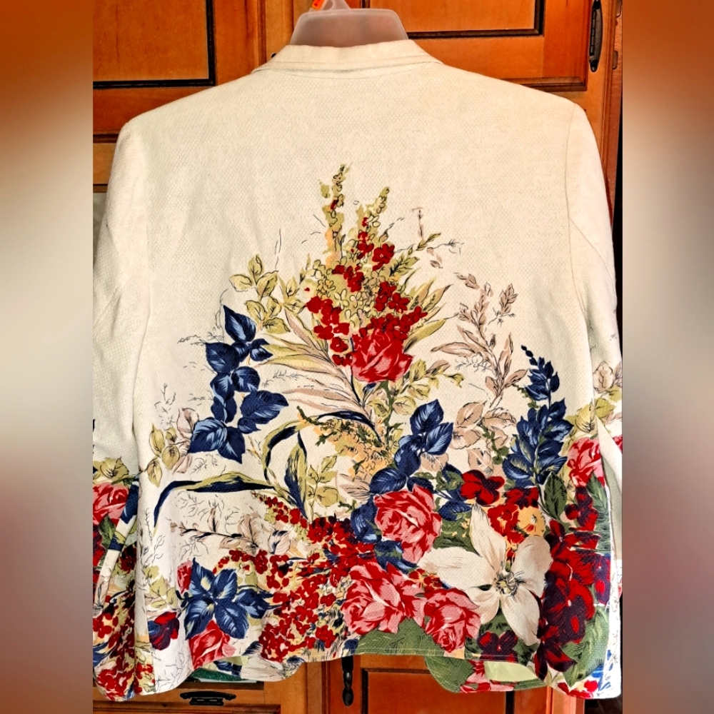 Ladies Coldwater Creek Gorgeous Blazar/Cardigan Dreamy BOUTIQUE Flowers Size 16